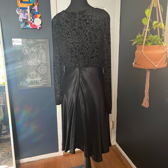 Black Velvet Dress 90s - Picture 5 of 6